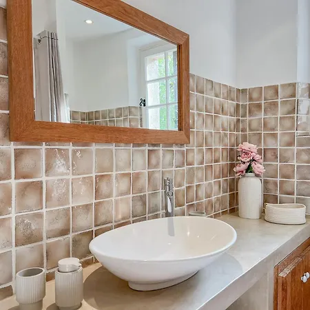 Maison Daisy Saint-tropez Гассен